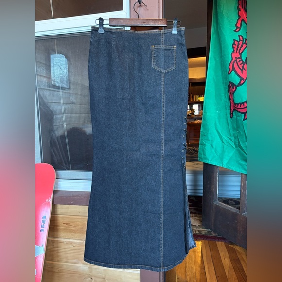 AMAZING Bisou Bisou Dark Wash Denim Maxi Skirt - Picture 2 of 4